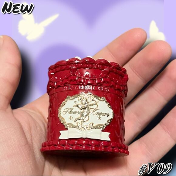 New Flower Knows Lipstick – Shade #V09 (Silk Red Velvet) - Picture 3 of 11